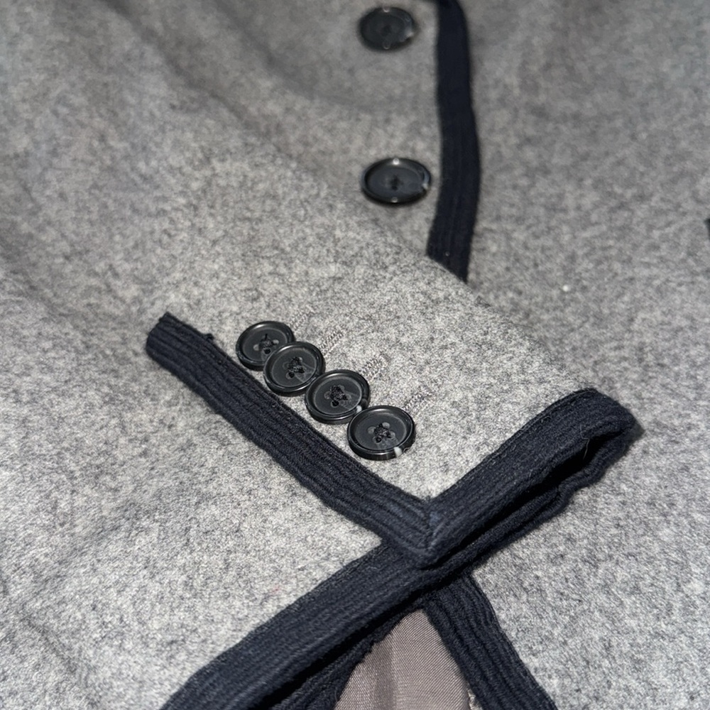 **J. Crew Gray Blazer with Notched Lapels and Structured Shoulders - Picture 5 of 7